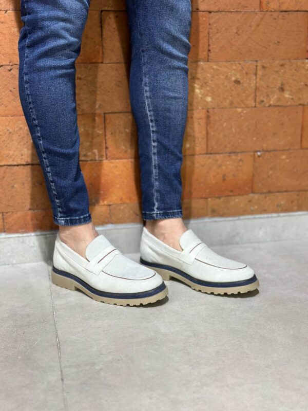 Loafer Camurça Off - Imagem 2